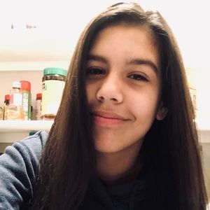 Meet your Posher, Makayla